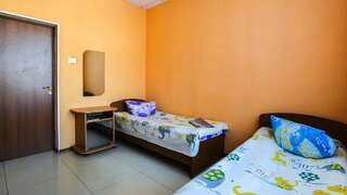 Гостиница Сулак Оренбург Номер эконом с 4 односпальными кроватями-2